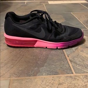 Women’s Nike shoes